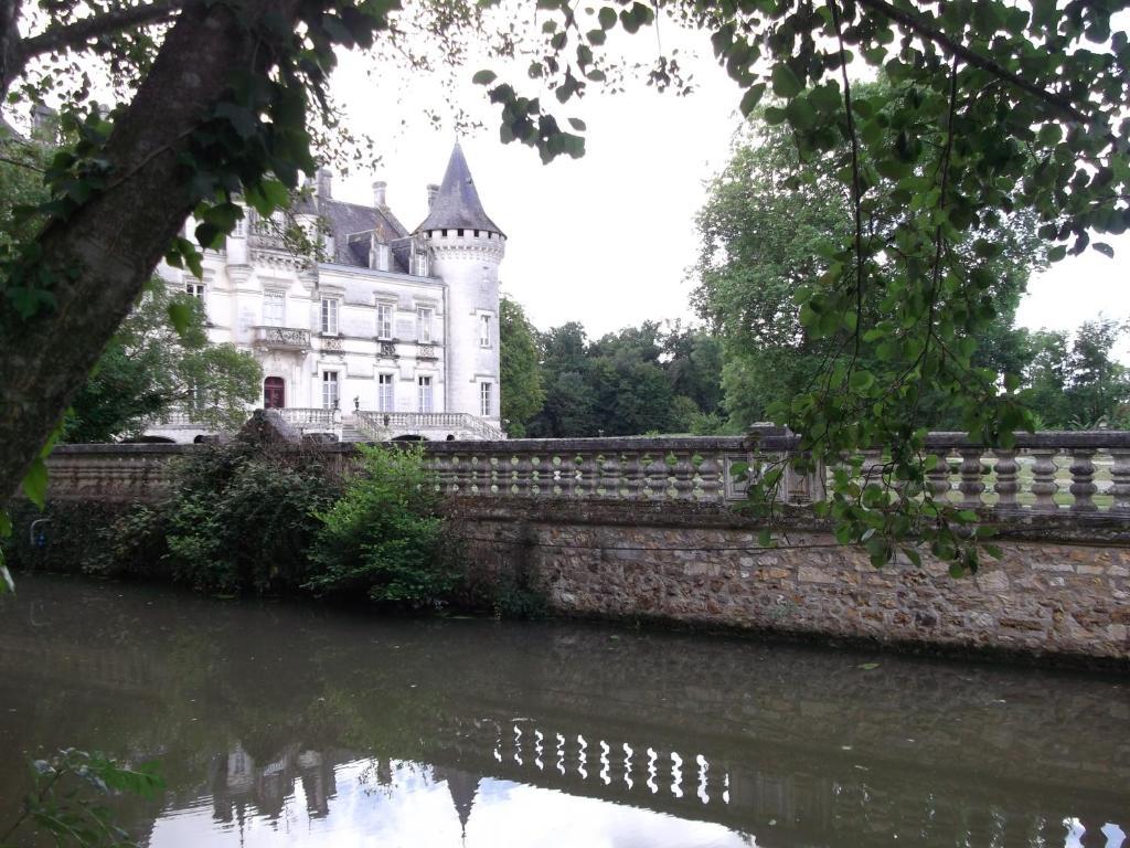 Chateau-Hotel De Nieuil Kültér fotó